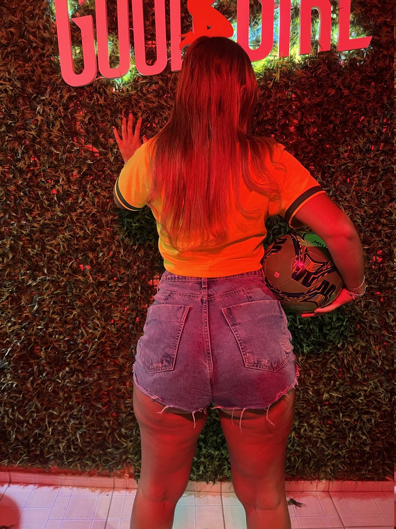 Registro no painel iluminado da Good Girl